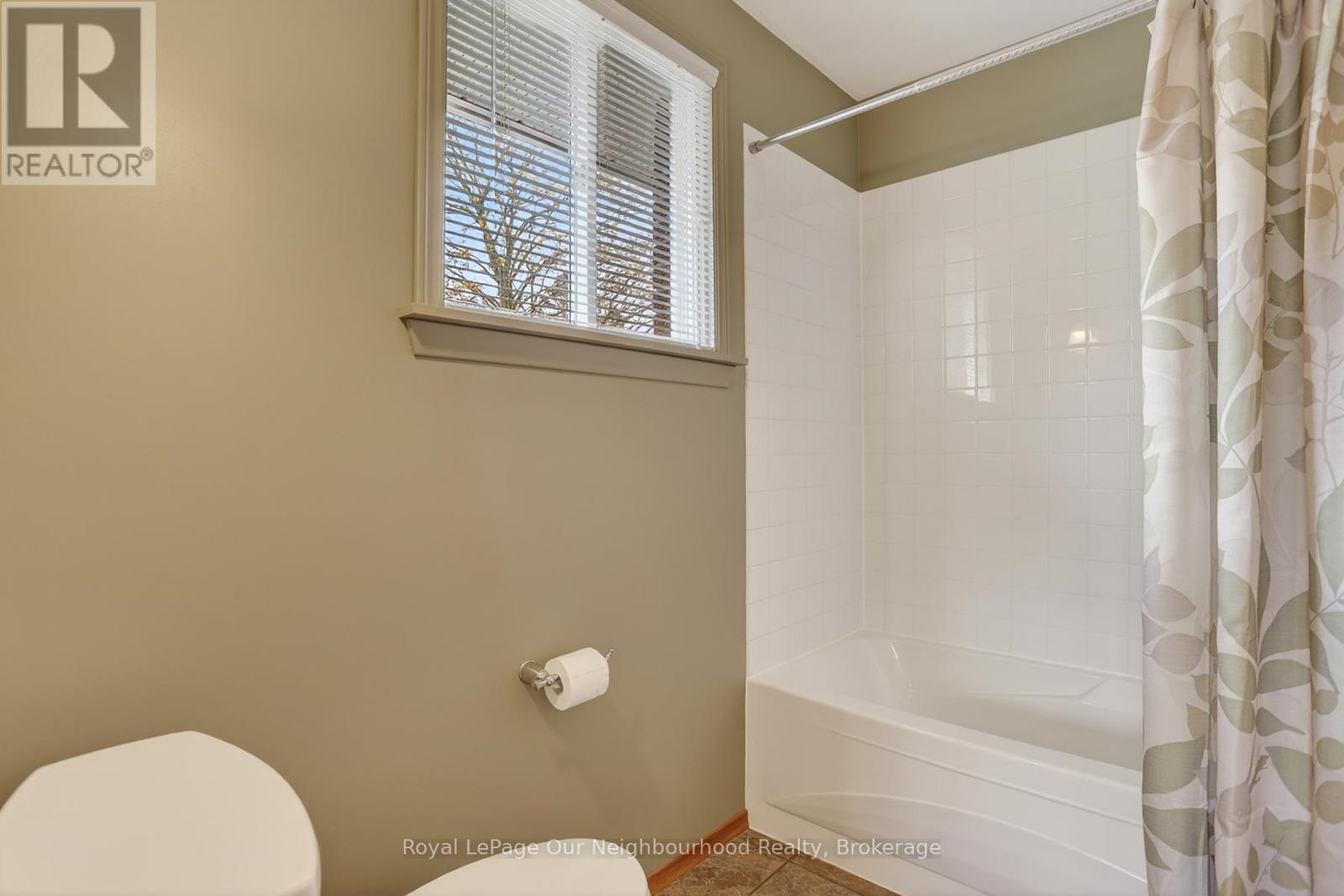 34 BRANT COURT - 31