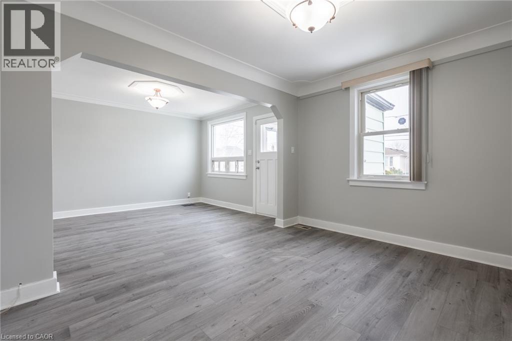 156 ADELINE Avenue - 5