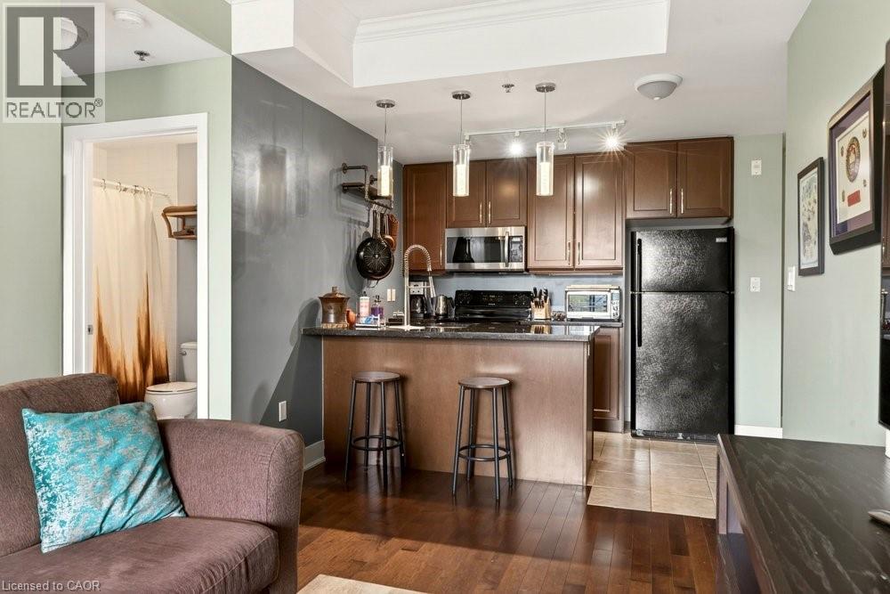 90 CHARLTON Avenue W Unit# 504, Hamilton, Ontario, L8P0B4 — Photo 3