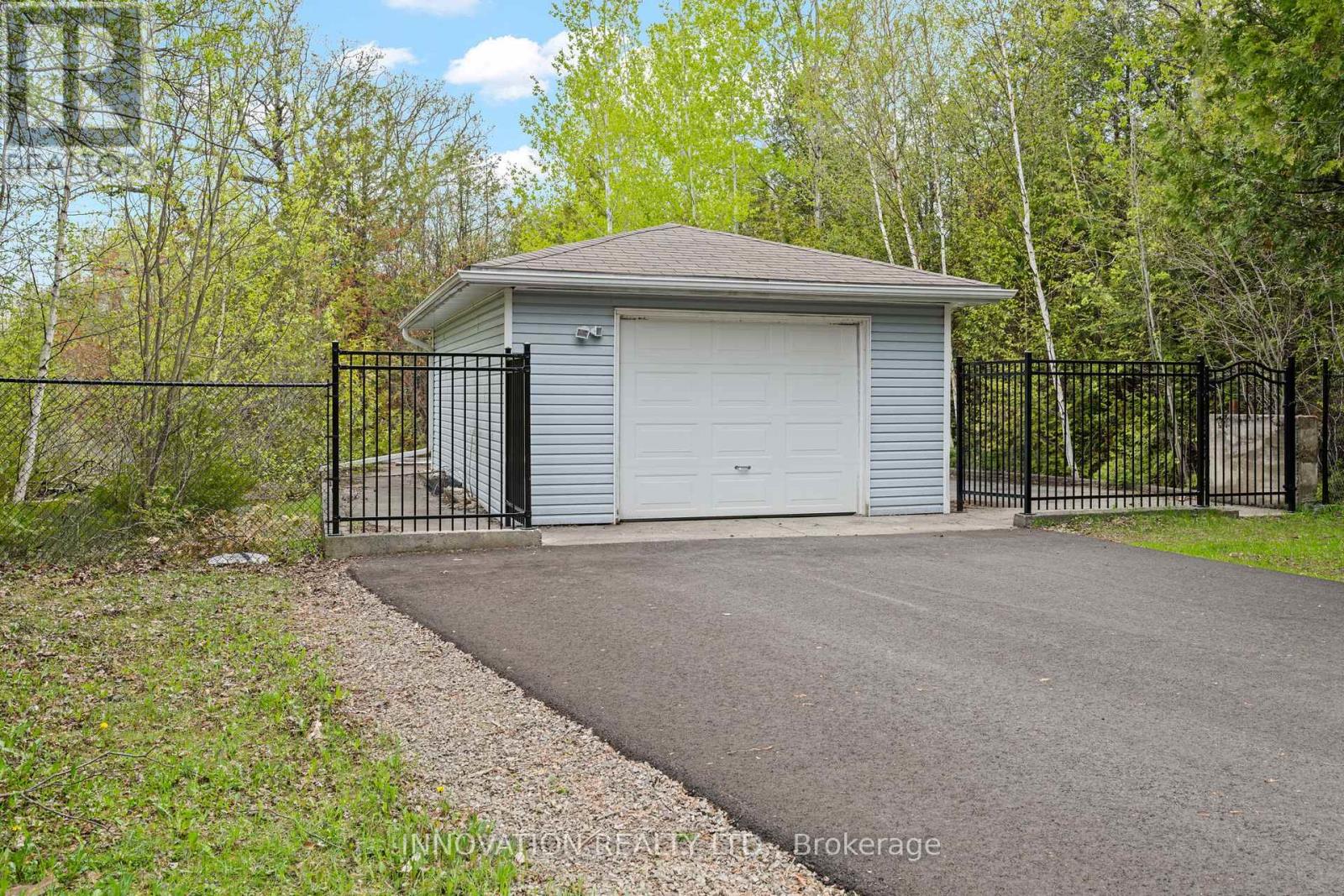 208 DAVIS ROAD - 32