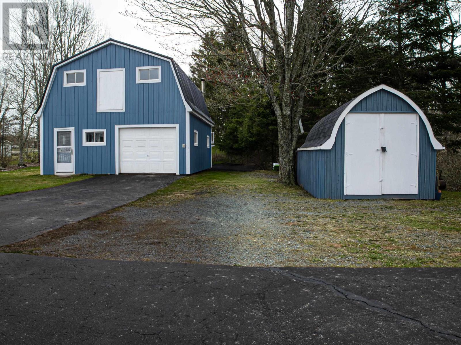 Property 23 of 26 of 21141 Highway 2