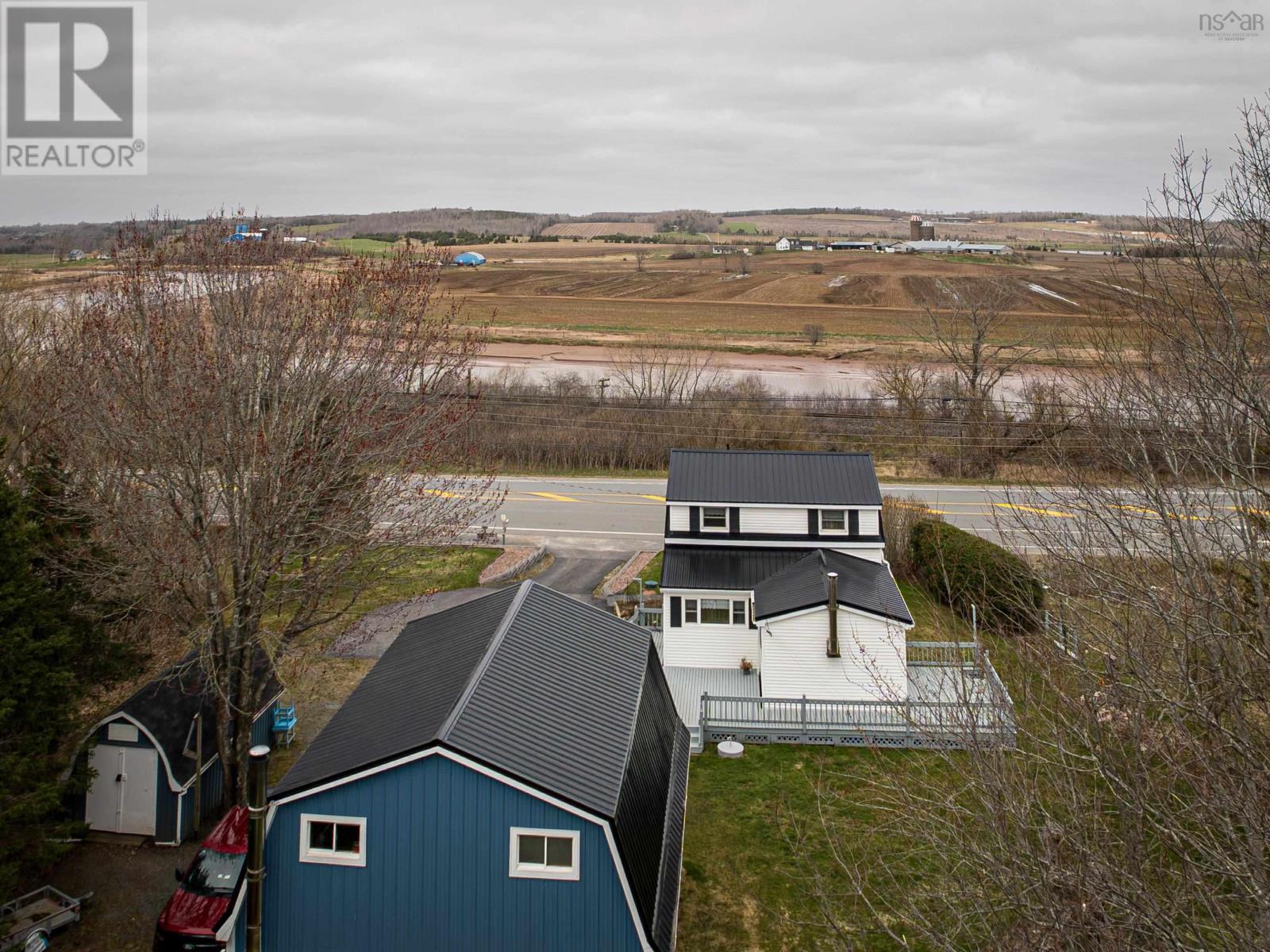 Property 8 of 26 of 21141 Highway 2
