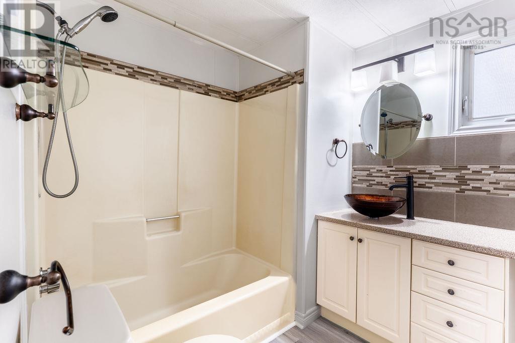 Property 34 of 34 of 525 Thorn Avenue