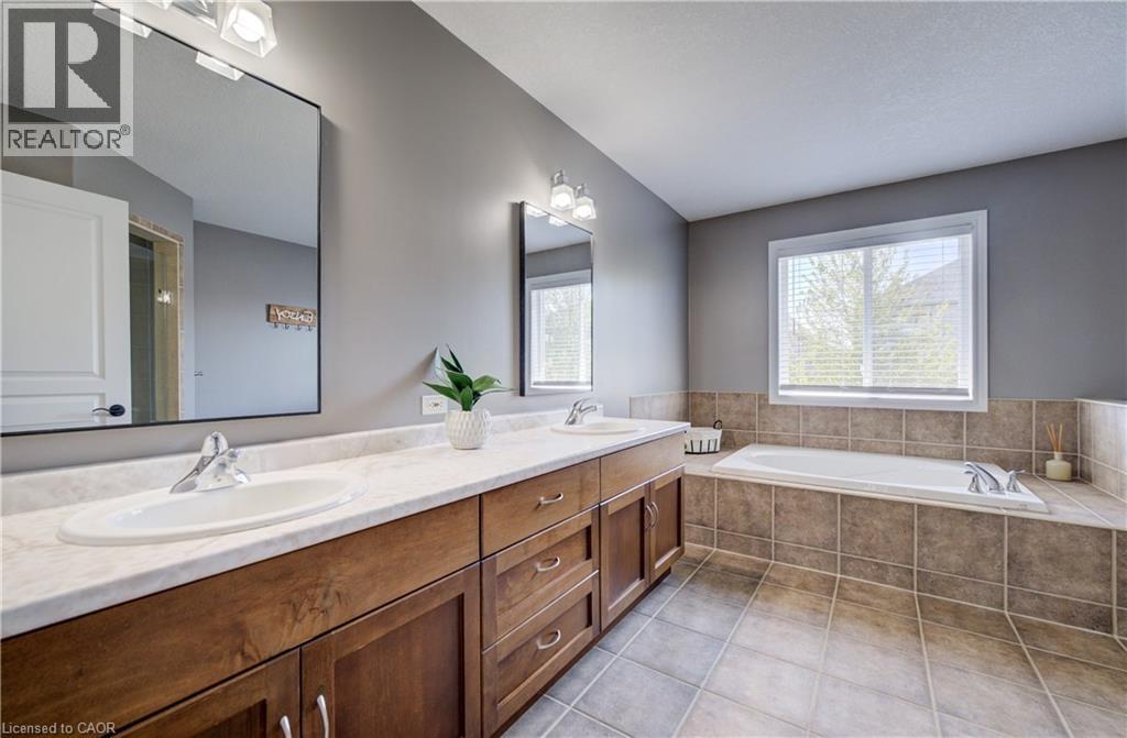 195 WESTCLIFF Way, Cambridge, Ontario, N1S5C2 — Photo 6