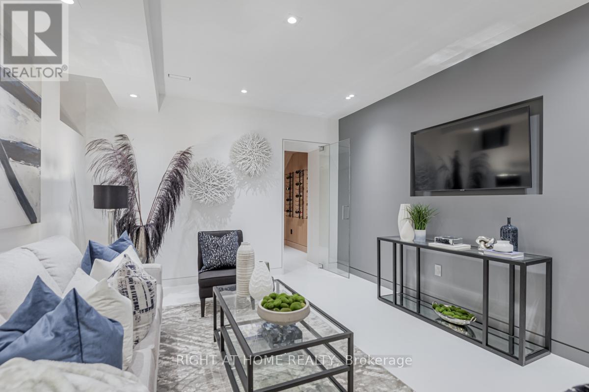 675 HURON STREET - 18