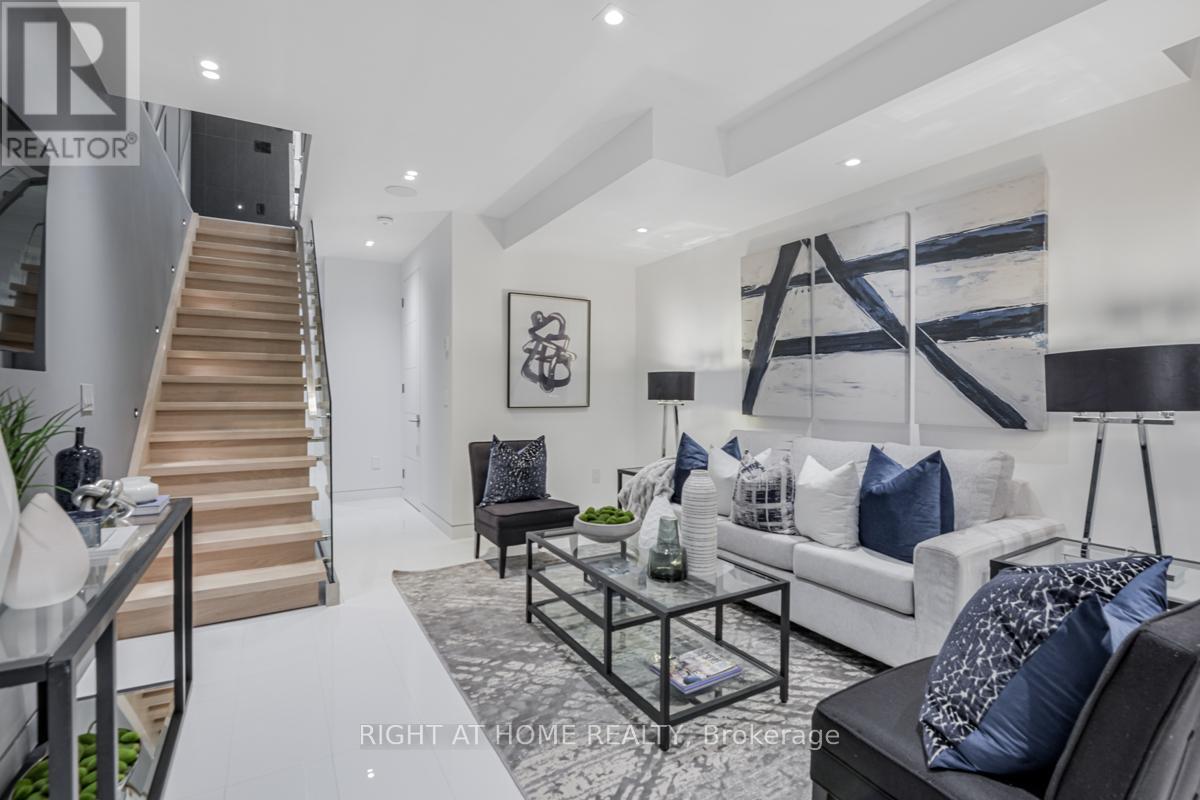 675 HURON STREET - 19