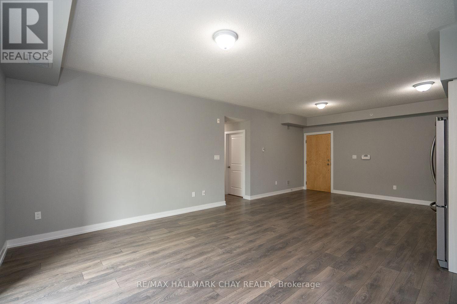 #103 69 BOYNE STREET - 11