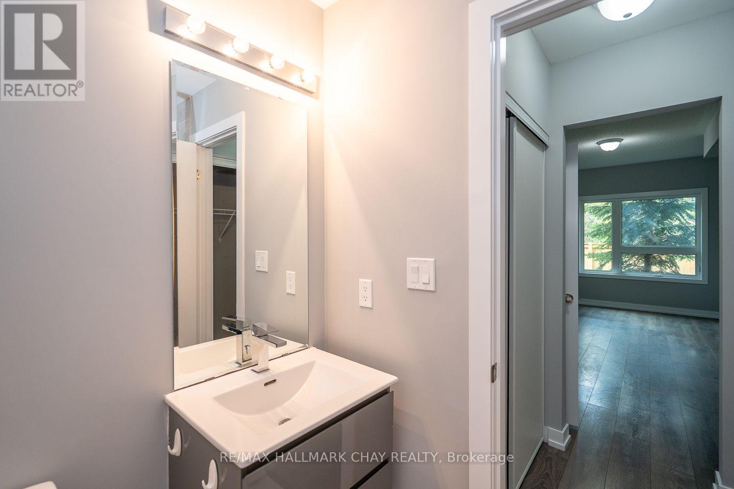 #103 69 BOYNE STREET - 16
