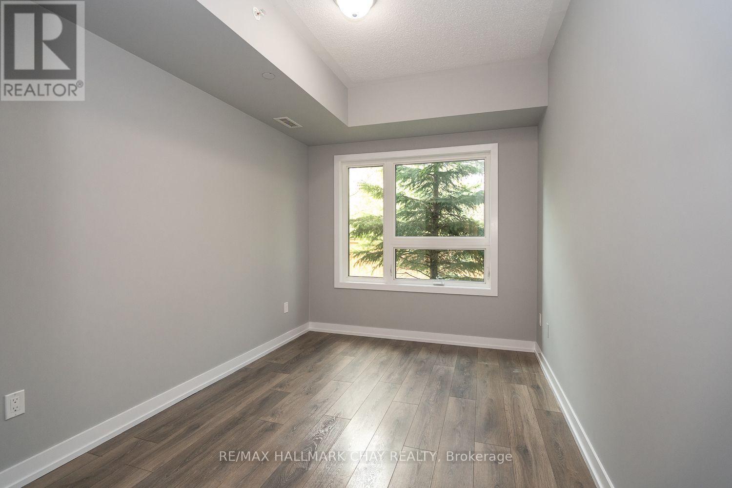 #103 69 BOYNE STREET - 17