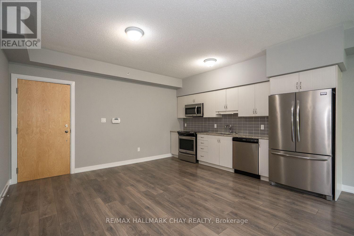 #103 69 BOYNE STREET - 9
