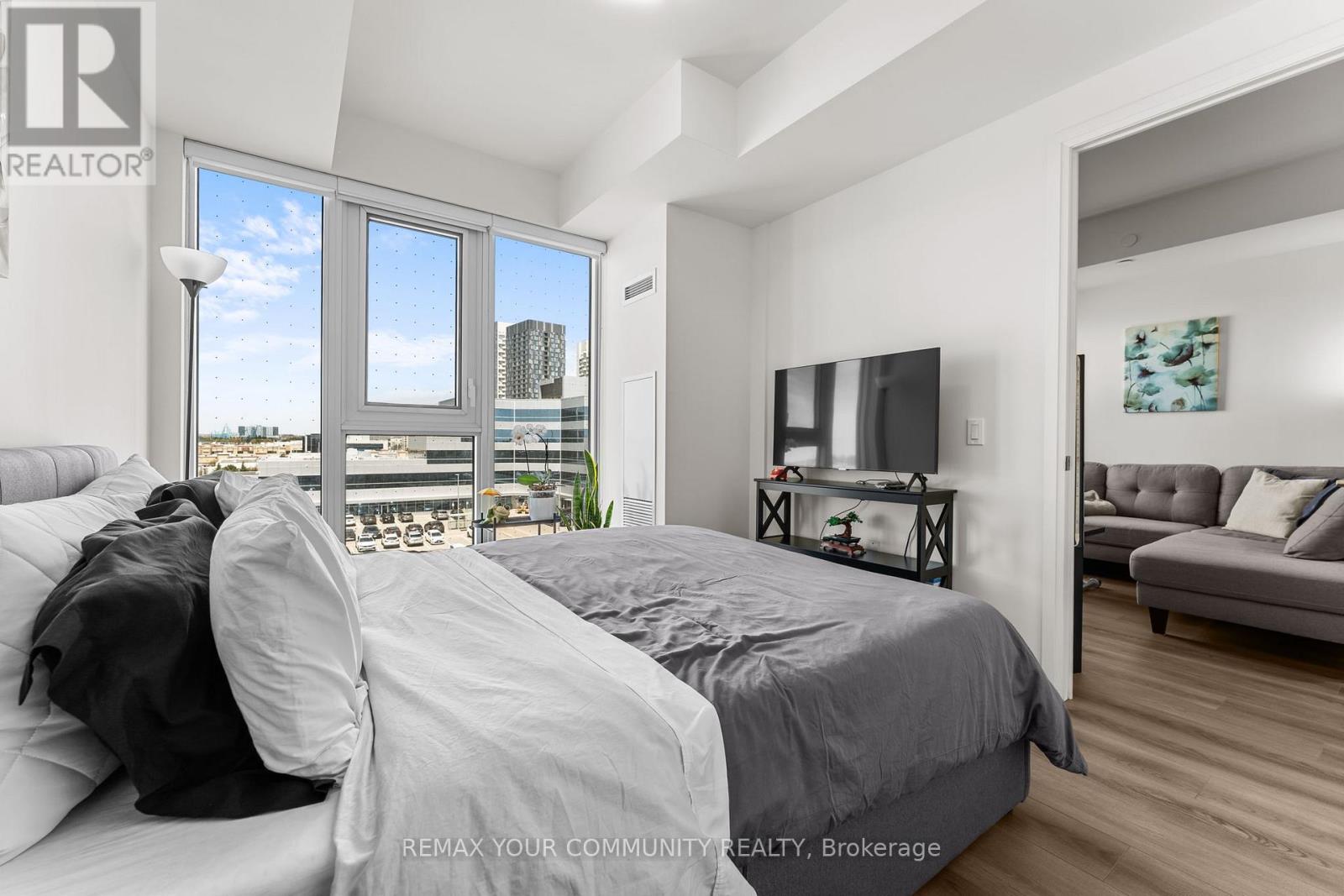 #429 9000 JANE STREET - 19