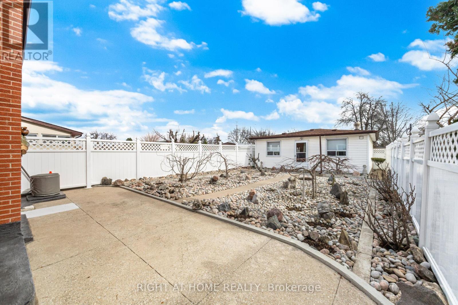 3938 MIDHURST LANE - 44