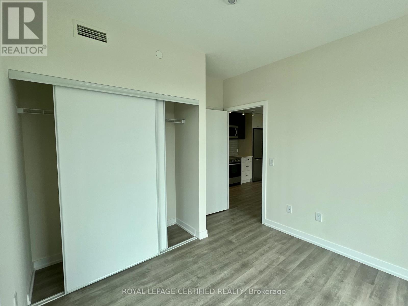 #703 2300 ST. CLAIR AVENUE W - 11