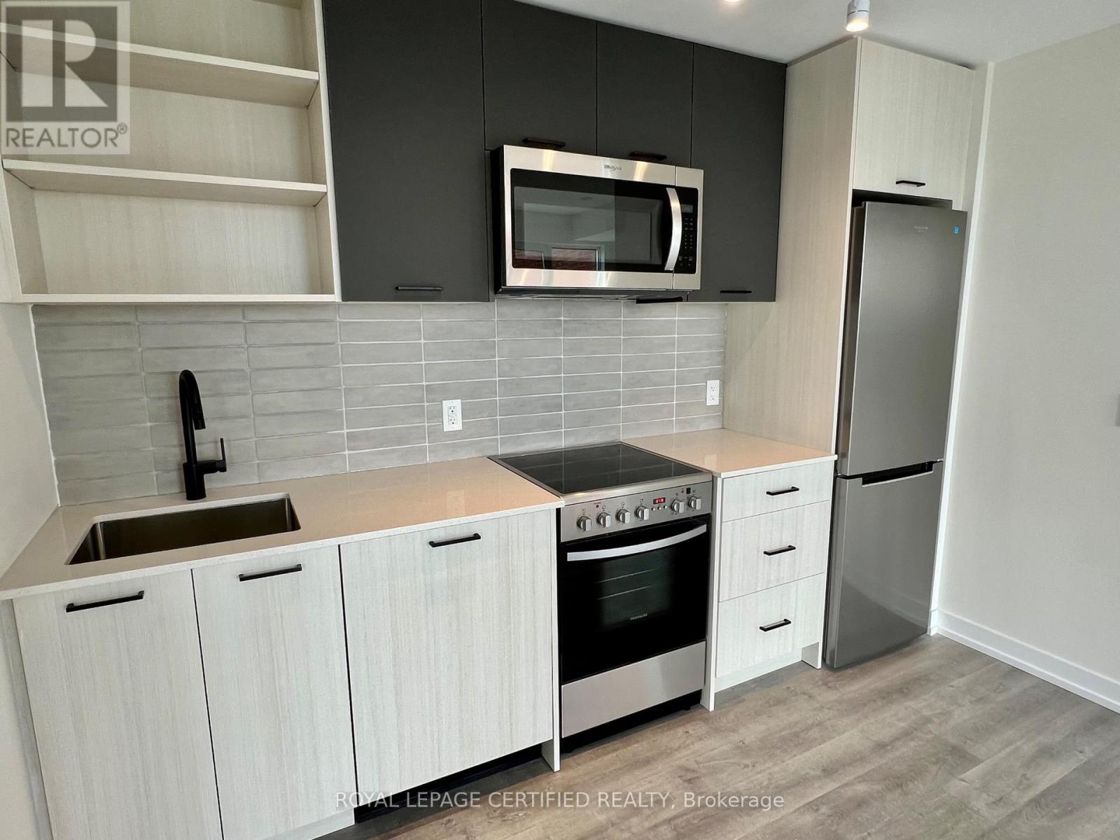 #703 2300 ST. CLAIR AVENUE W - 8