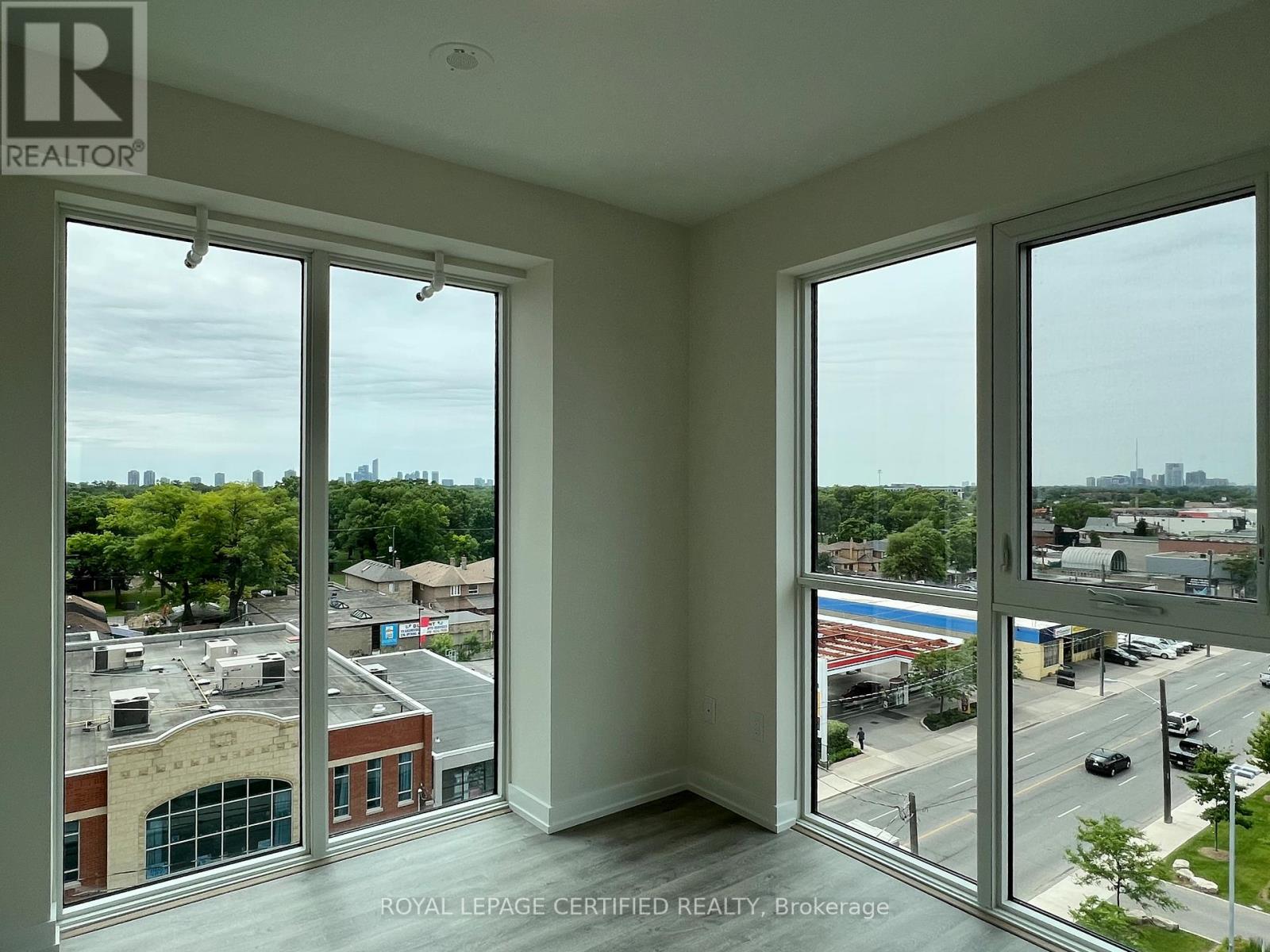 #703 2300 ST. CLAIR AVENUE W - 9