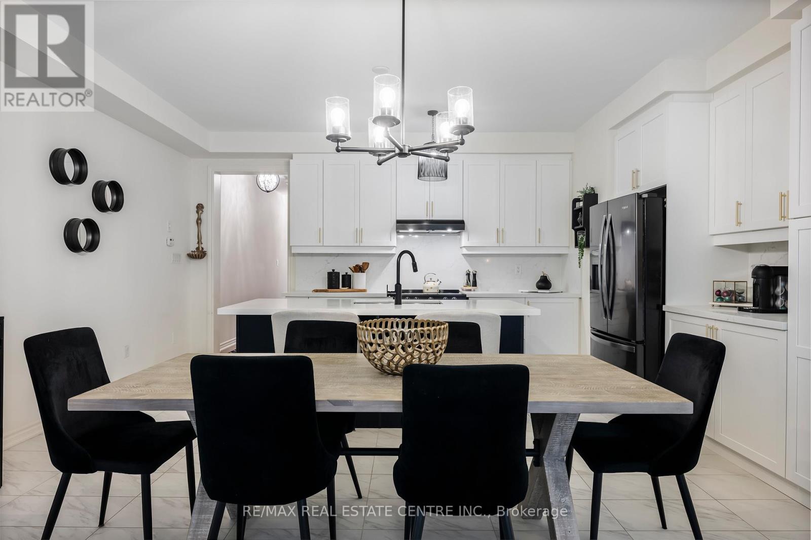 106 ADVENTURA ROAD - 12