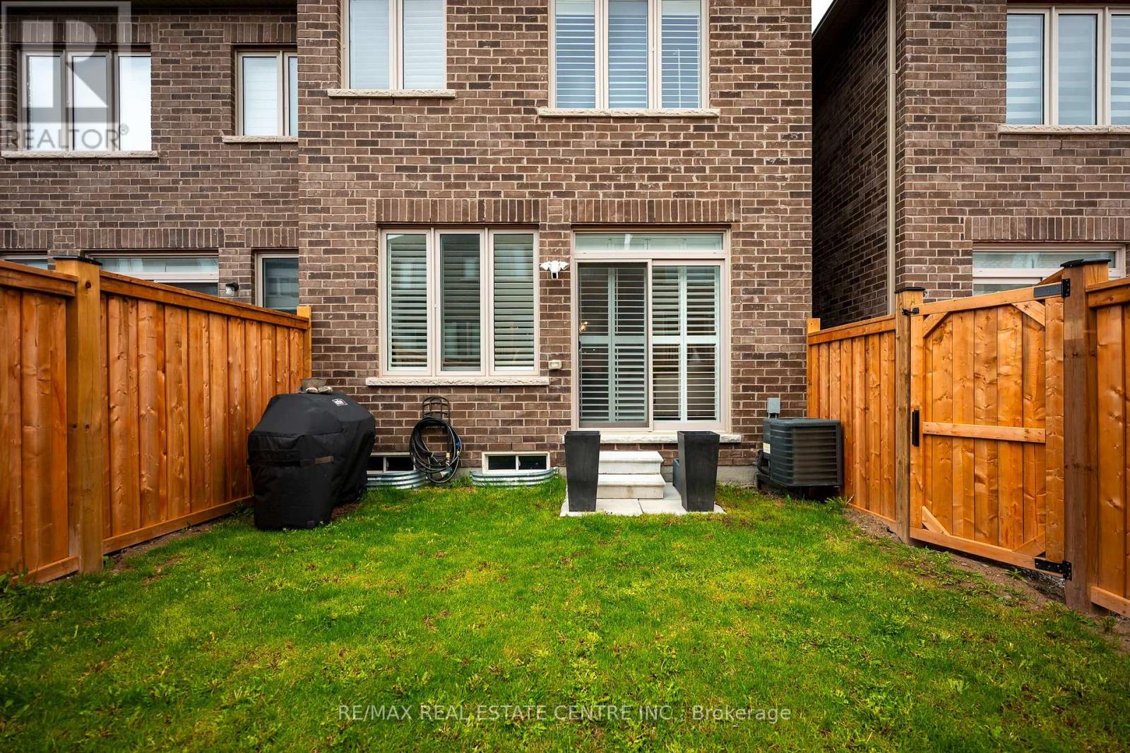 106 ADVENTURA ROAD - 36