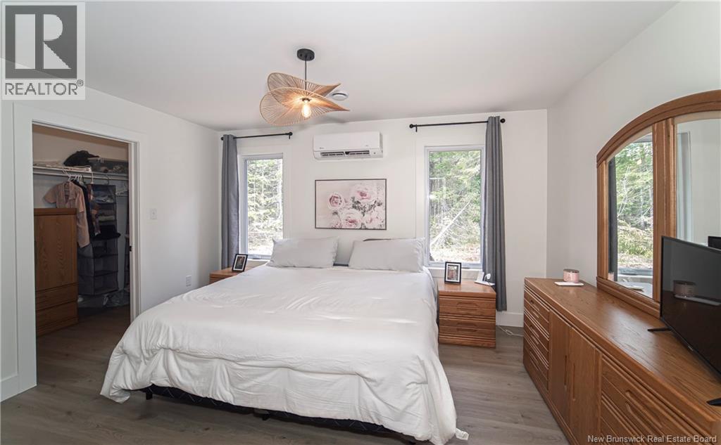8 Bonnieway Drive - Image 18