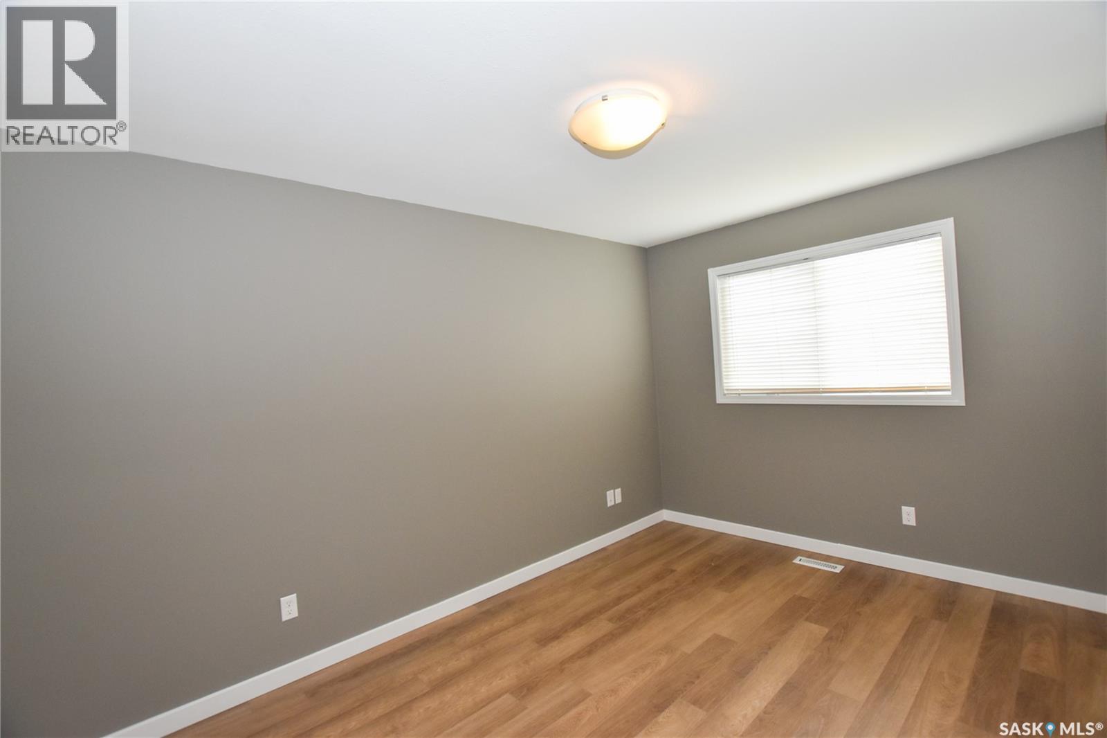 106 Geary CRESCENT - 12