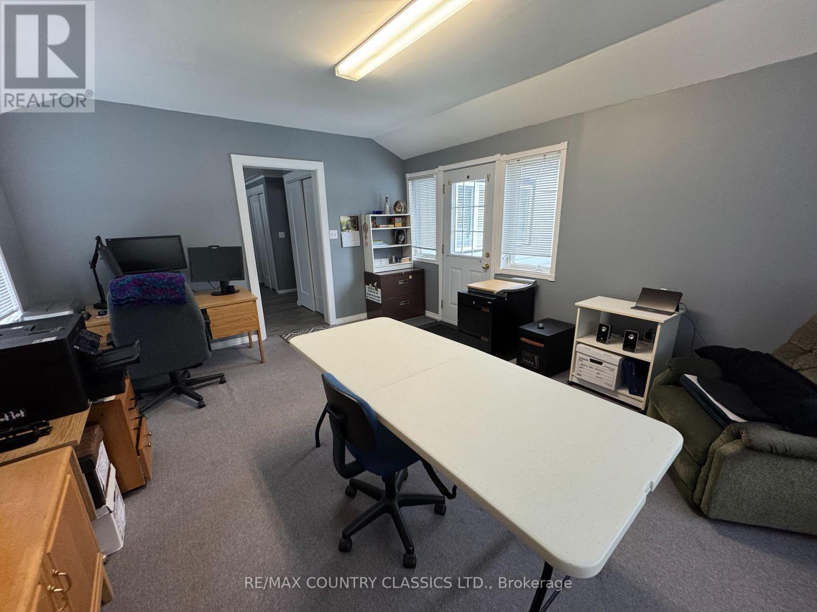 38 FLINT AVENUE - 20