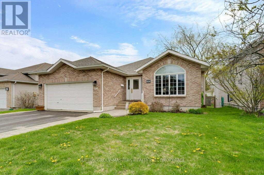 530 SACKVILLE CRESCENT - 1