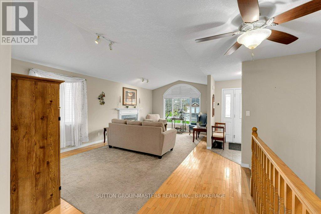 530 SACKVILLE CRESCENT - 10