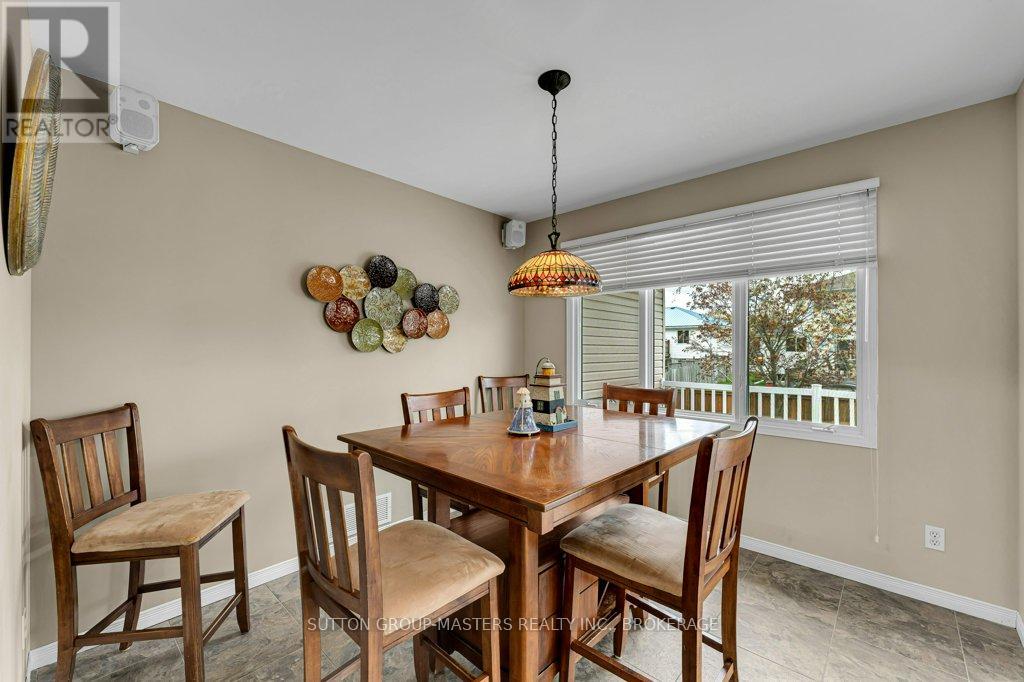 530 SACKVILLE CRESCENT - 15