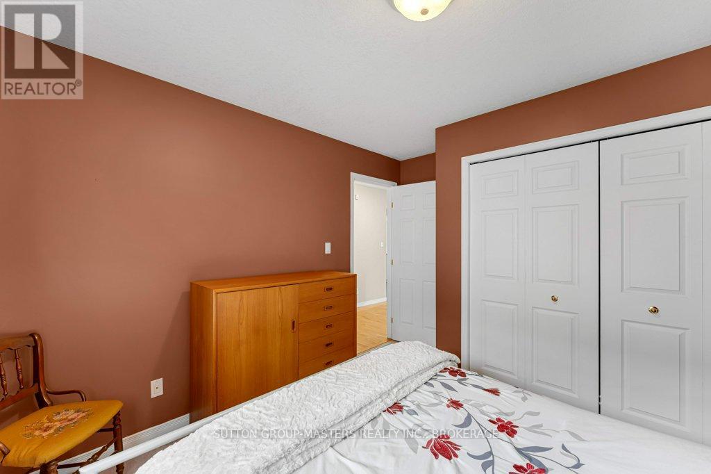 530 SACKVILLE CRESCENT - 19