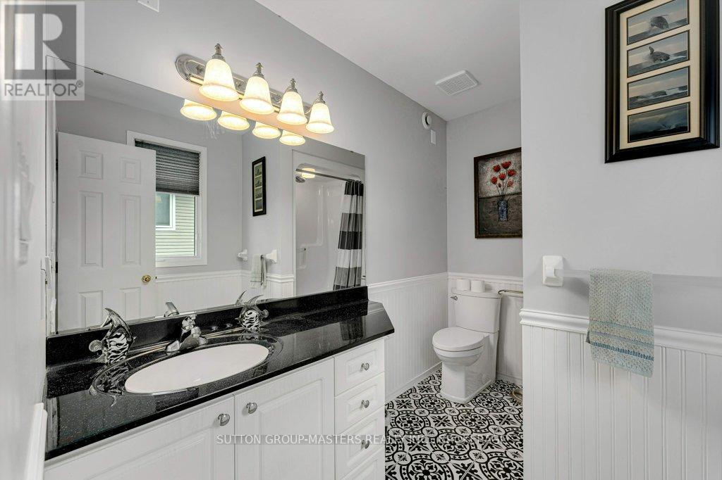 530 SACKVILLE CRESCENT - 22