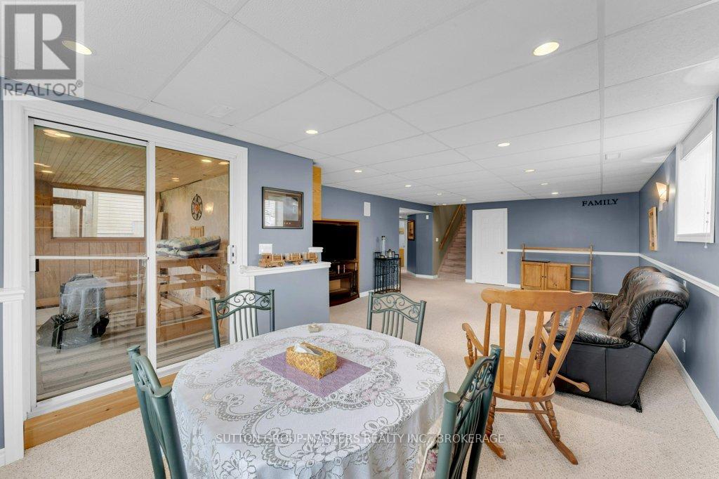 530 SACKVILLE CRESCENT - 26