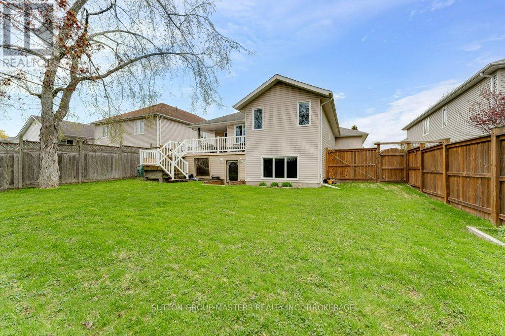 530 SACKVILLE CRESCENT - 37