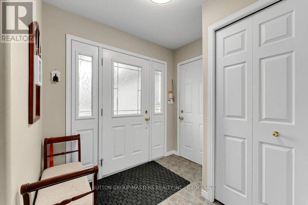 530 SACKVILLE CRESCENT - 5