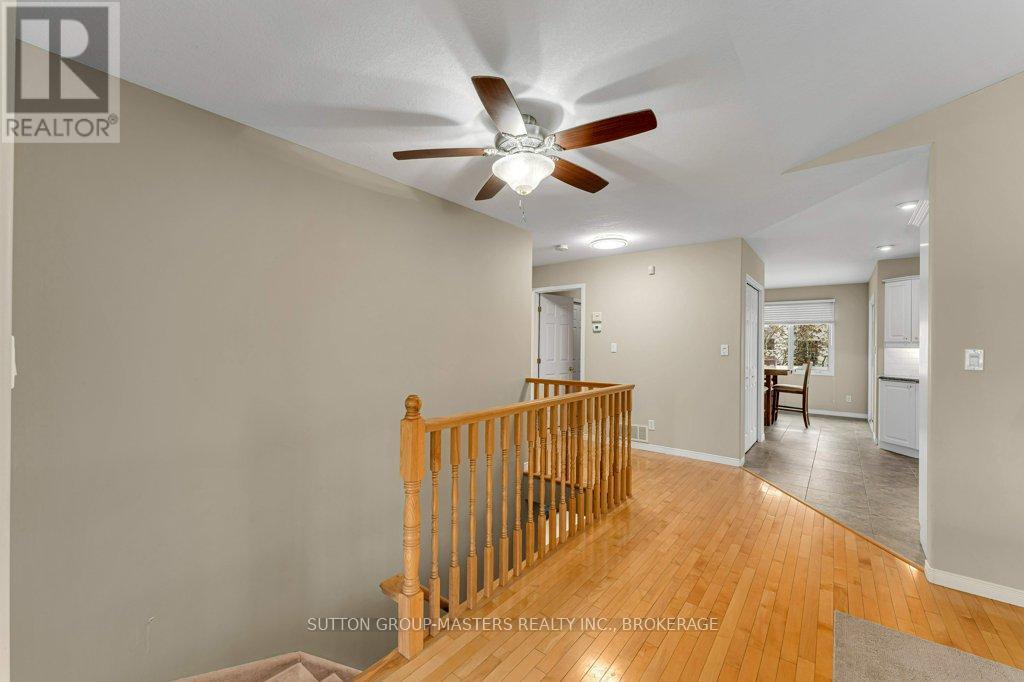 530 SACKVILLE CRESCENT - 7