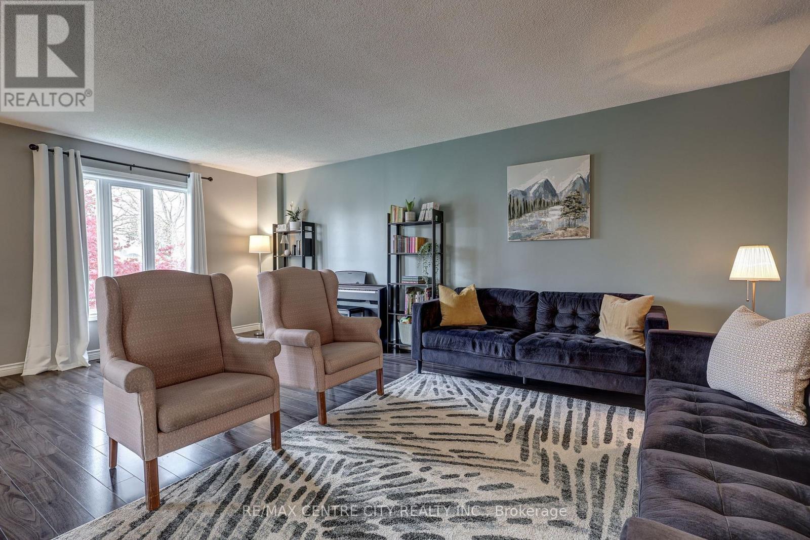 43 SINCLAIR CRESCENT - 10