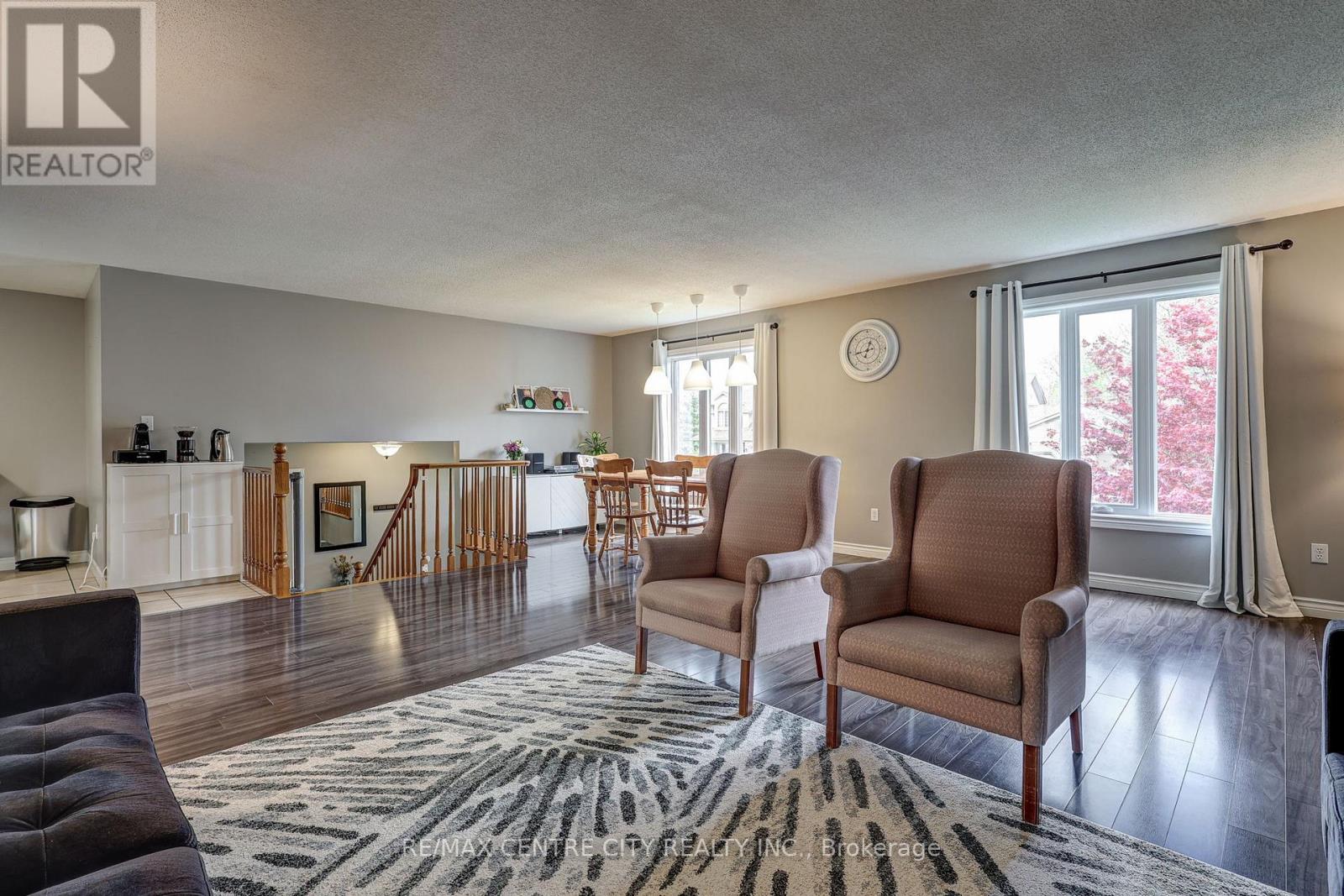 43 SINCLAIR CRESCENT - 12