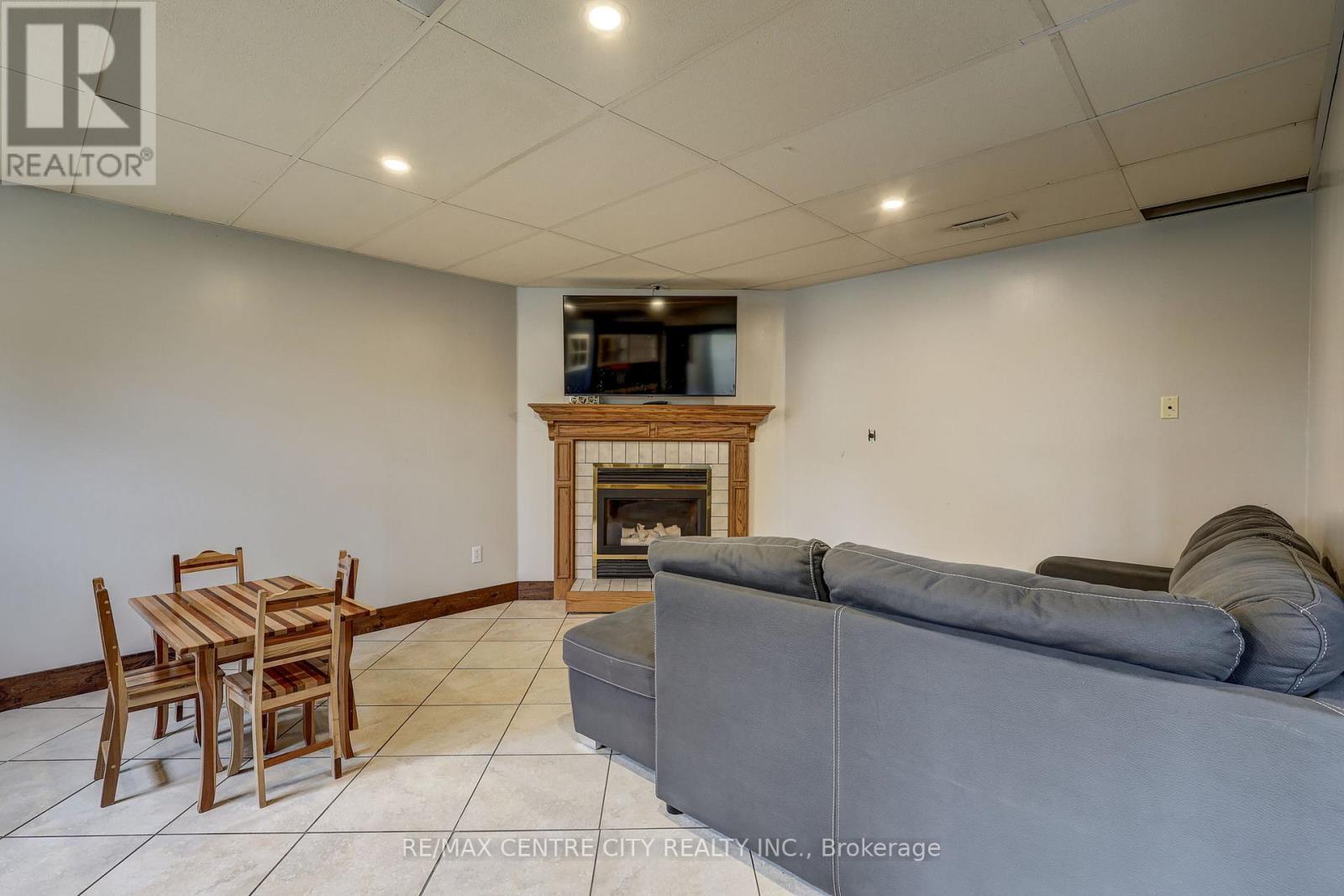 43 SINCLAIR CRESCENT - 25