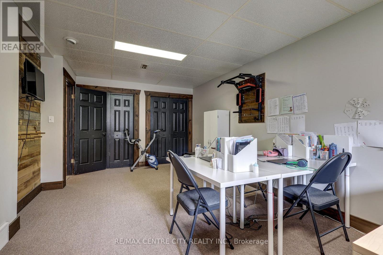 43 SINCLAIR CRESCENT - 31