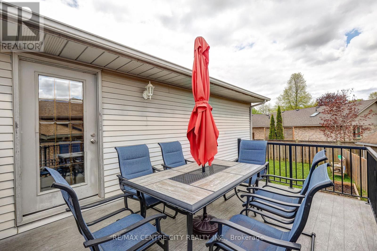 43 SINCLAIR CRESCENT - 36