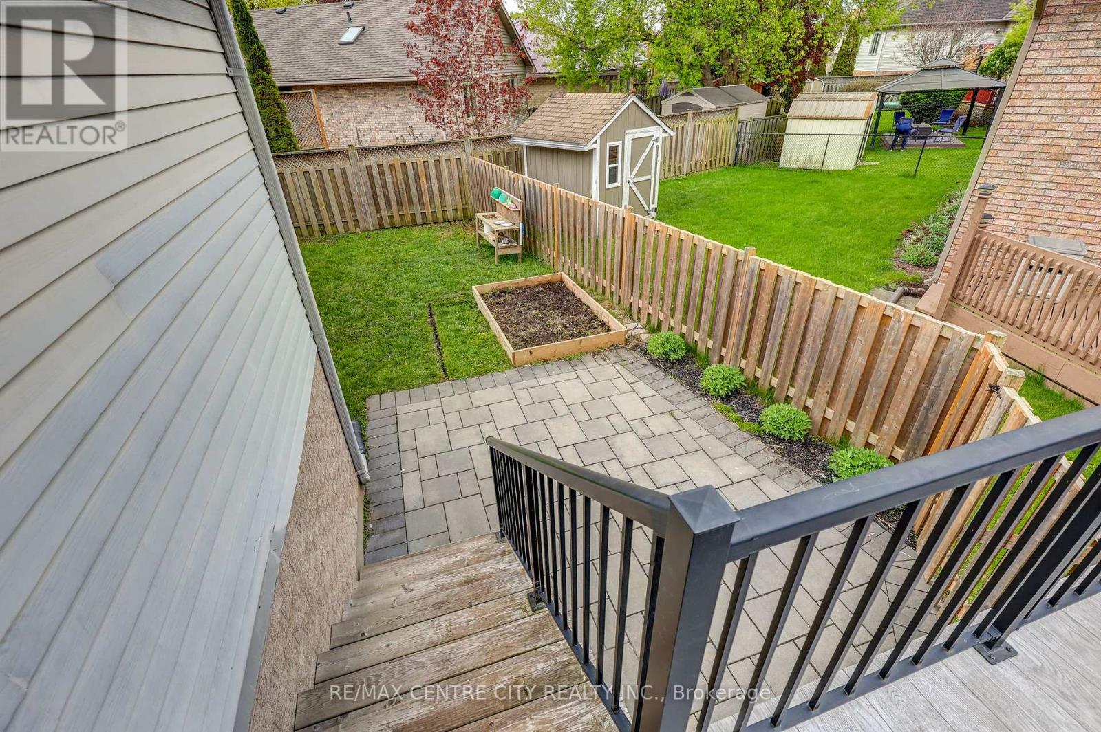 43 SINCLAIR CRESCENT - 37