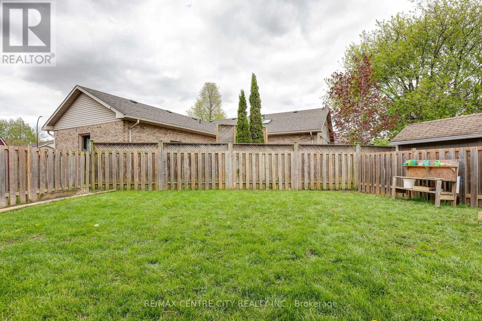 43 SINCLAIR CRESCENT - 39