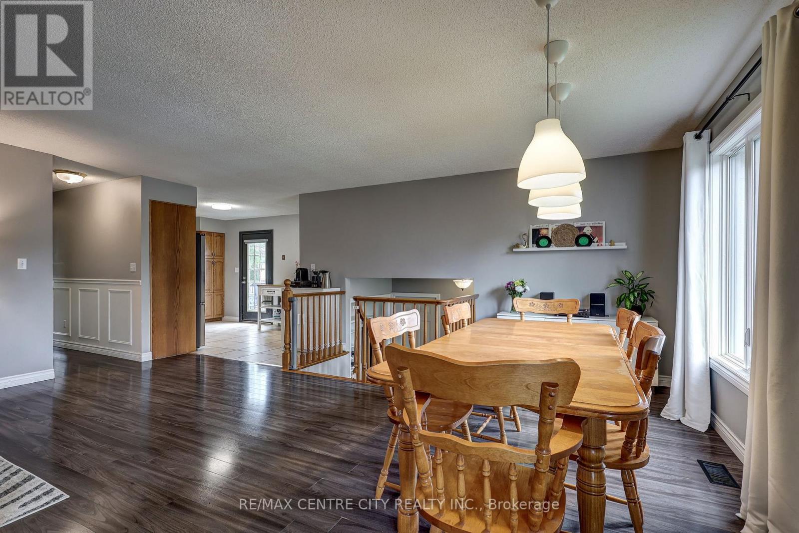 43 SINCLAIR CRESCENT - 7