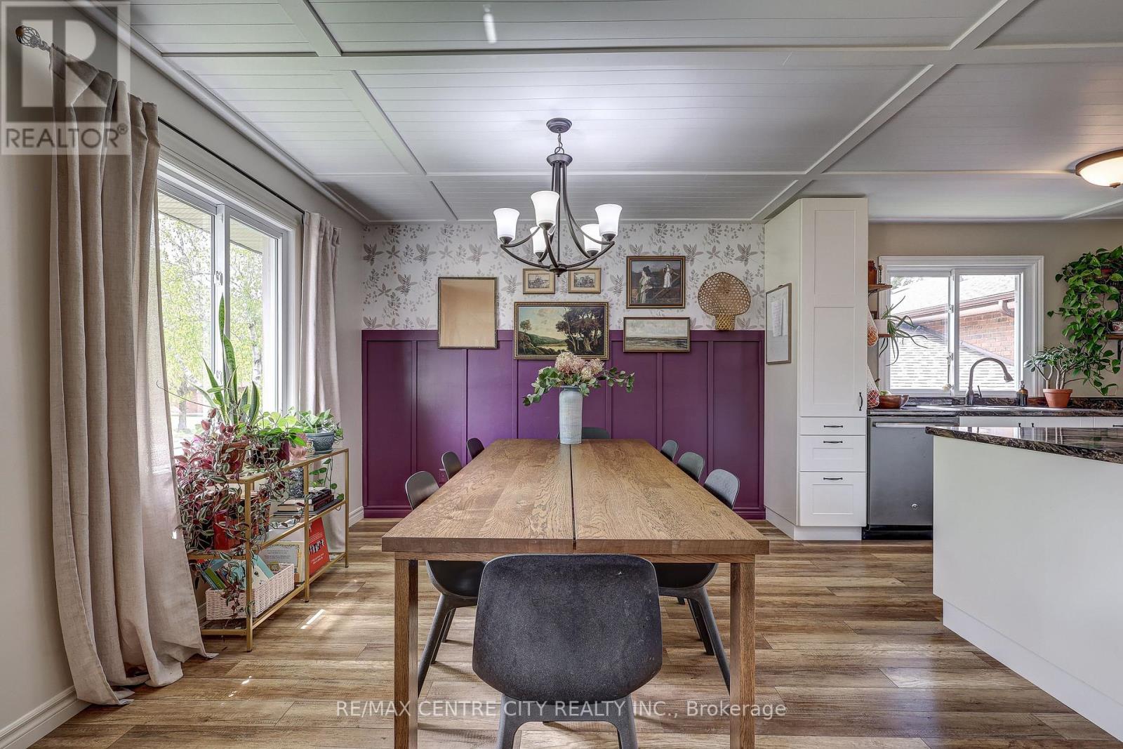 142 DUFFERIN STREET - 13