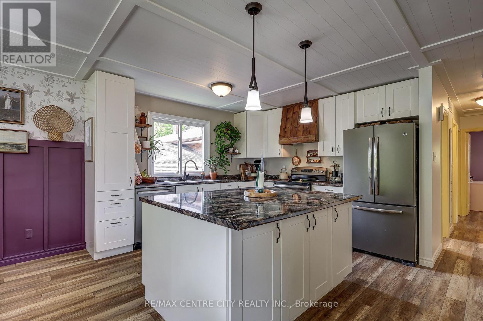 142 DUFFERIN STREET - 15