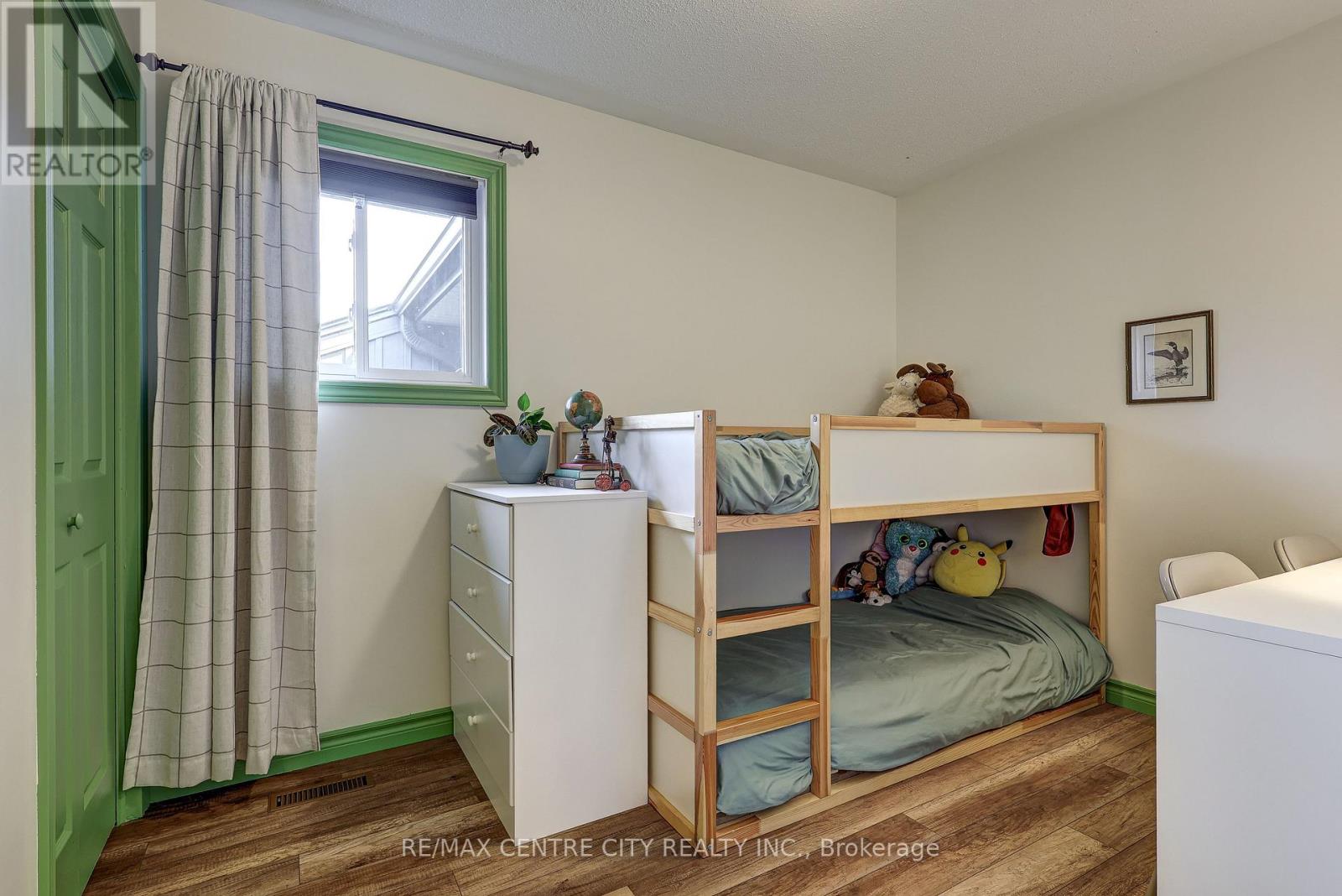 142 DUFFERIN STREET - 18