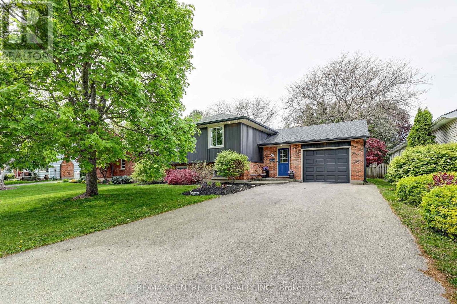 142 DUFFERIN STREET - 2
