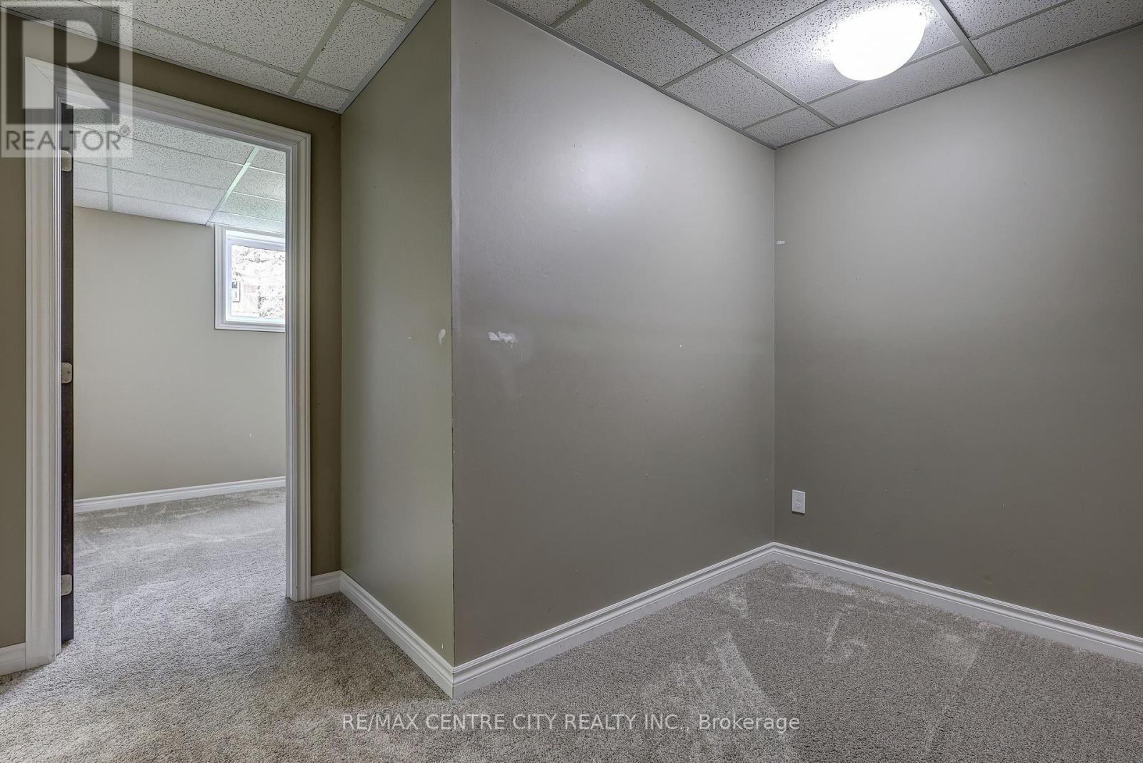 142 DUFFERIN STREET - 25