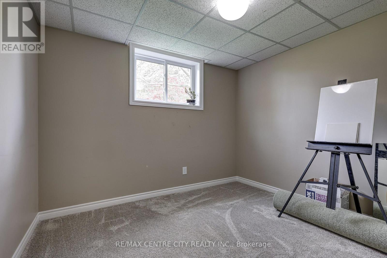 142 DUFFERIN STREET - 26