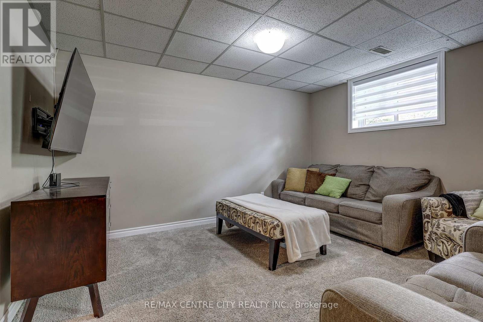 142 DUFFERIN STREET - 28