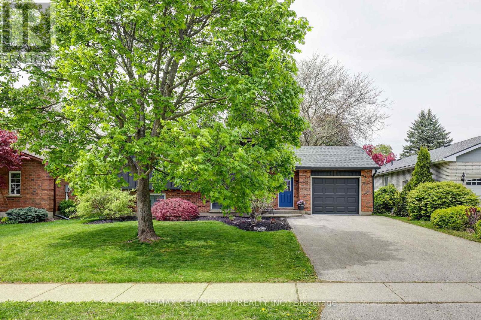 142 DUFFERIN STREET - 3