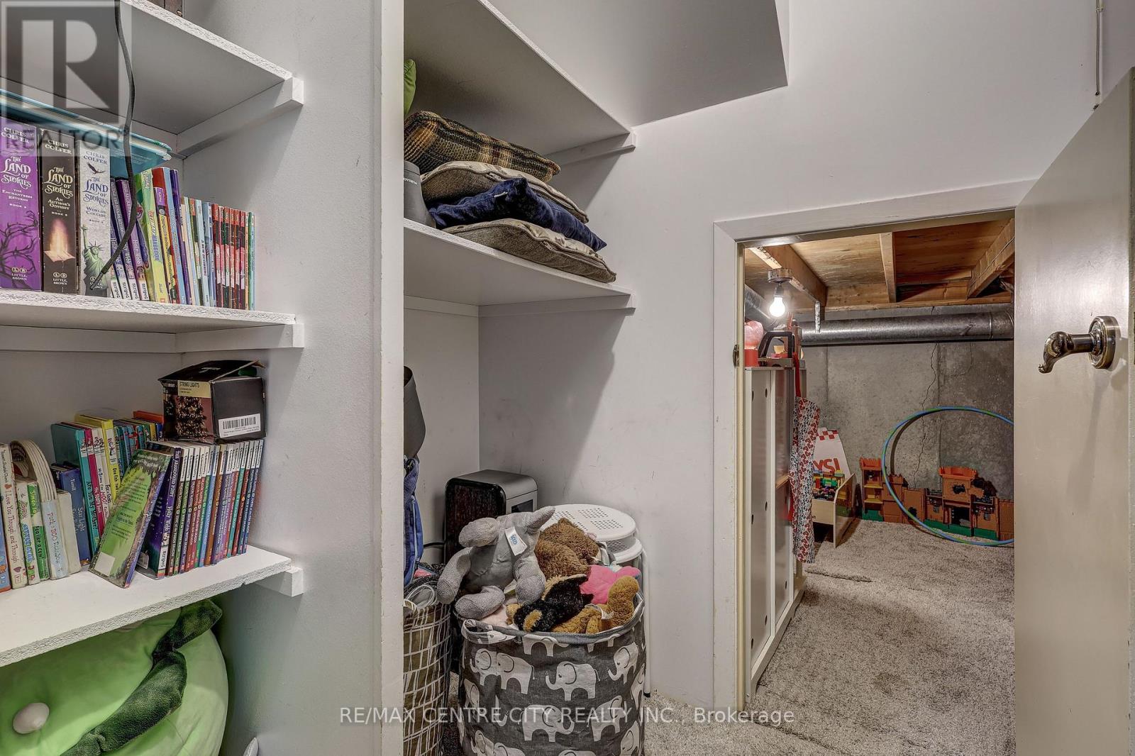 142 DUFFERIN STREET - 33